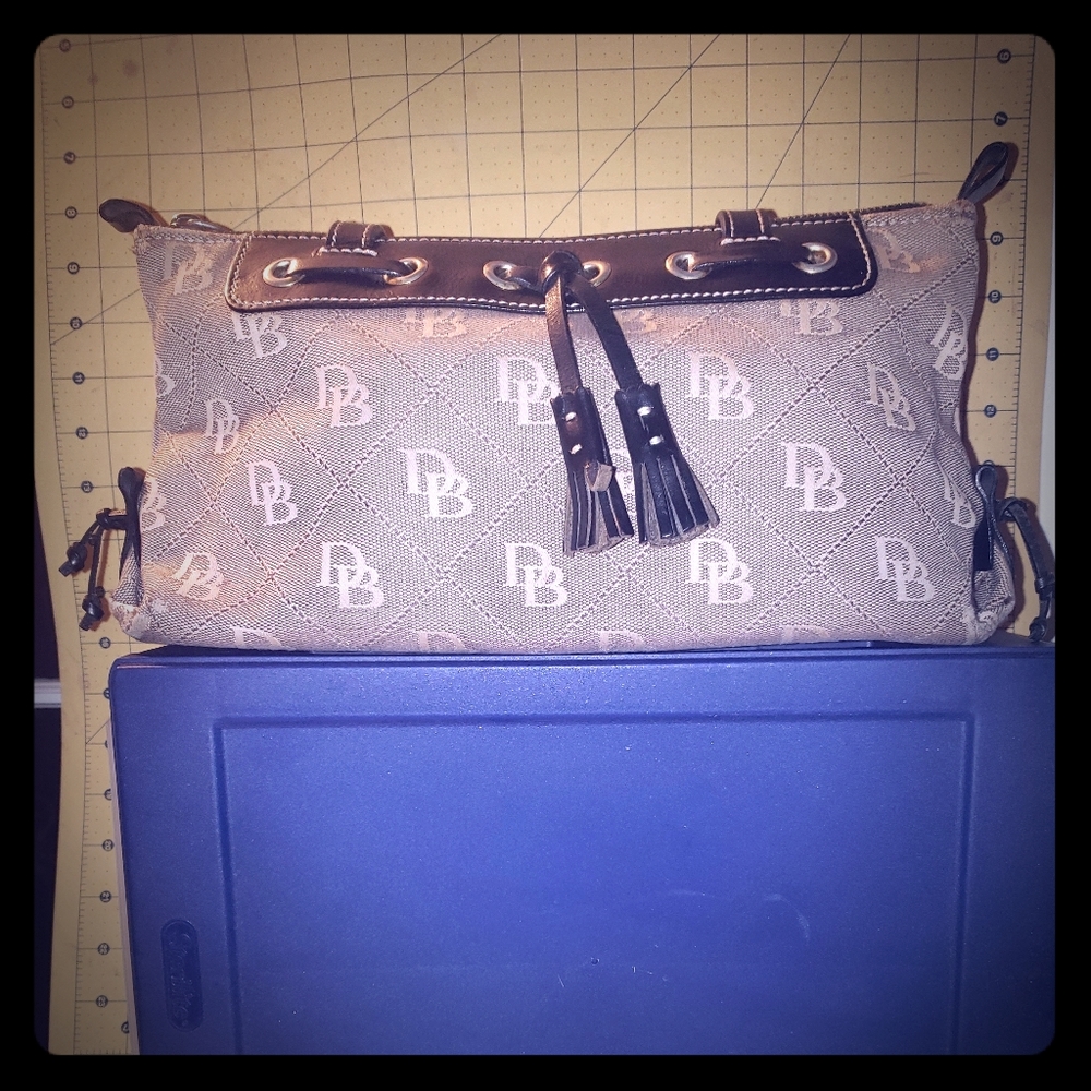 Small Dooney and Bourke handbag